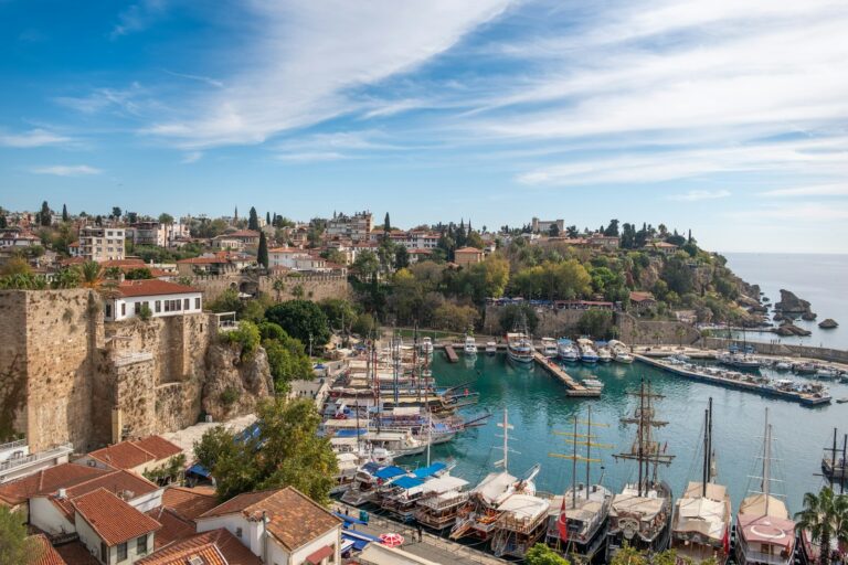Letenky Antalya z Bratislavy