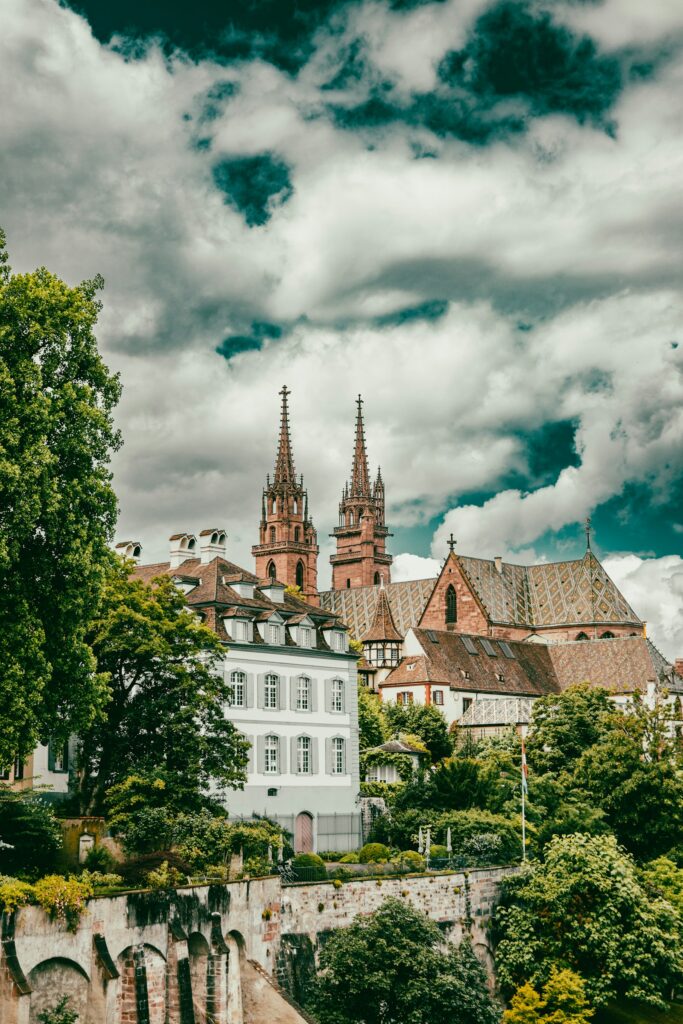 Bazilej s katedrálou Münster nad riekou Rýn